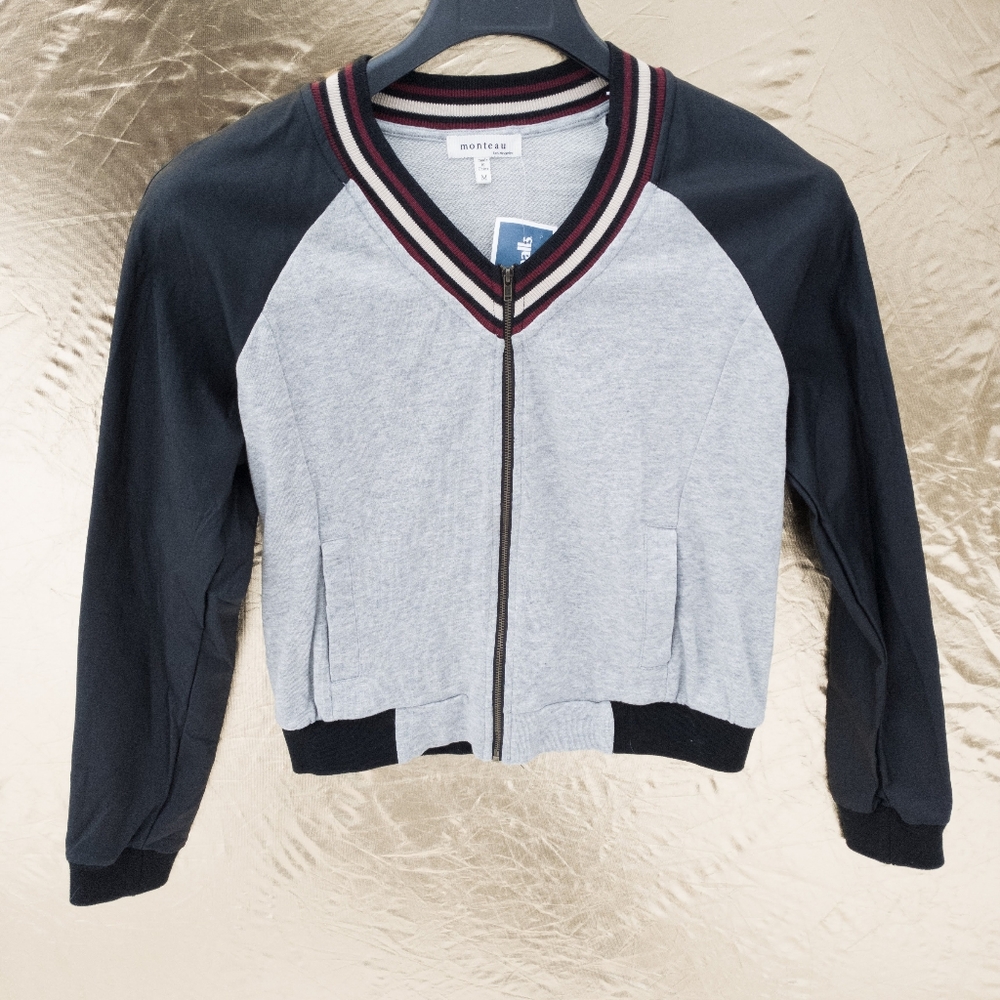 Monteau Cropped Varsity Jacket in Juniors M size